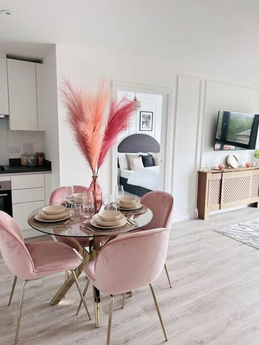 Central Derby Urban 2 Bedroom Flat - An Oasis Of Elegance! Free Parking And Wifi Suitable For Families And Professionals Buitenkant foto